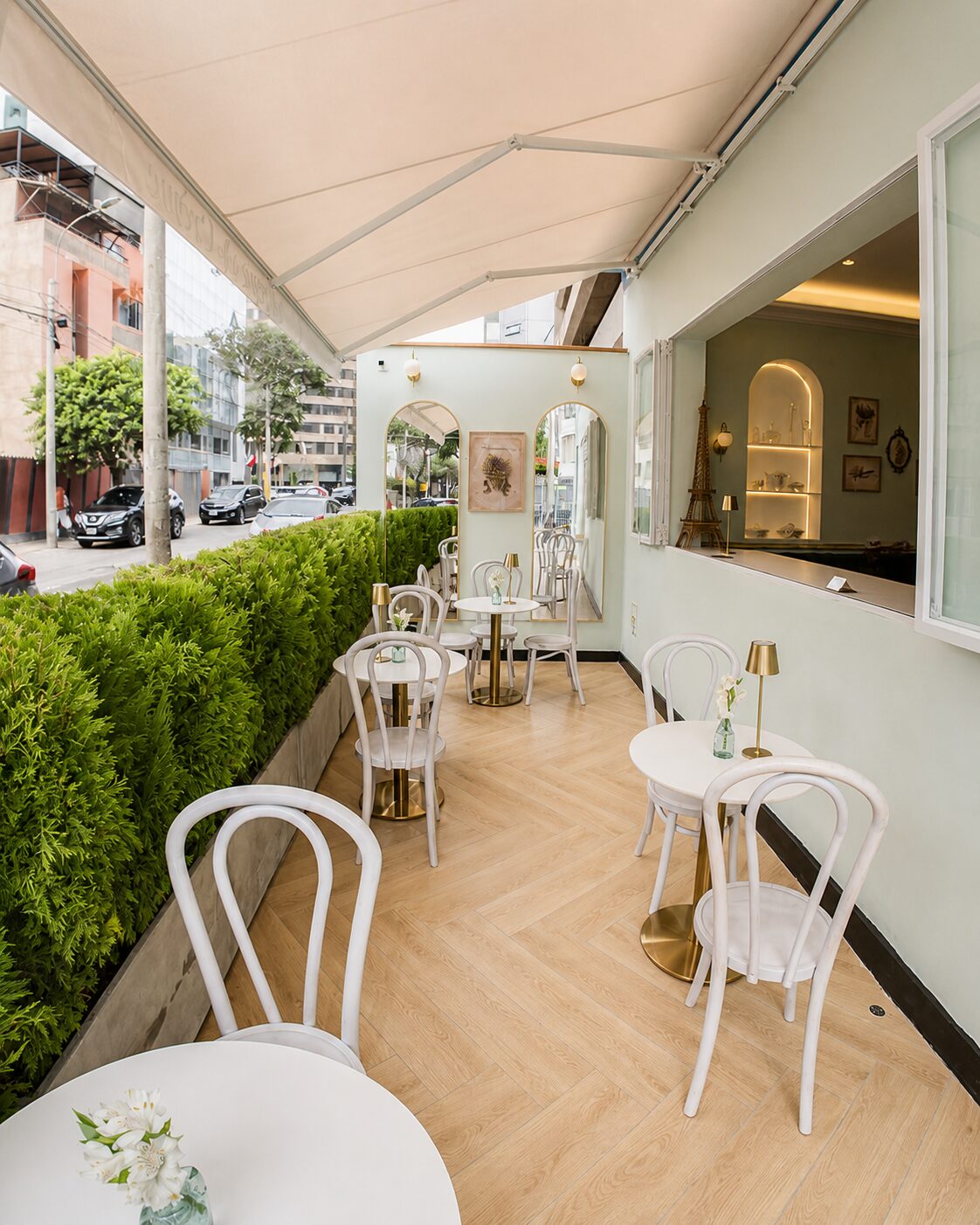 A La Crème de la Crème façade — always gilded, always recognisable